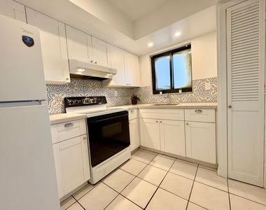 305 Se 9th Avenue - Photo Thumbnail 5