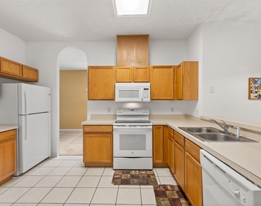 9406 Candice Court - Photo Thumbnail 12