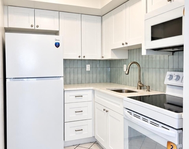 305 Se 9th Avenue - Photo Thumbnail 4