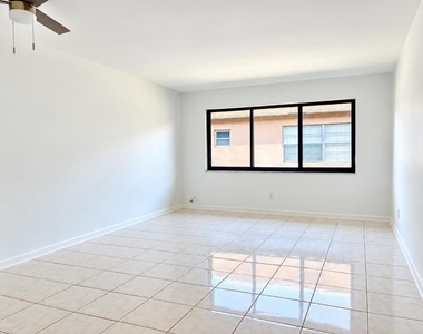 305 Se 9th Avenue - Photo Thumbnail 2
