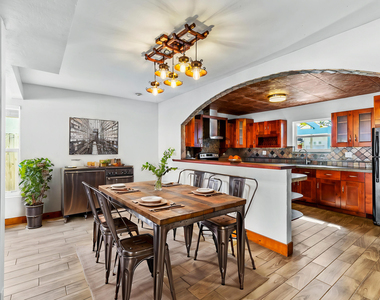 2552 Ella Street - Photo Thumbnail 7
