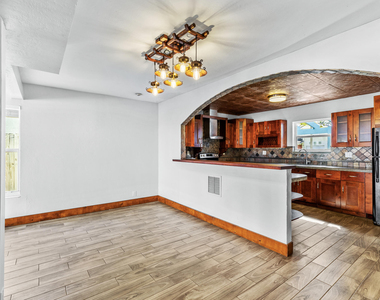 2552 Ella Street - Photo Thumbnail 8