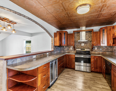 2552 Ella Street - Photo Thumbnail 6