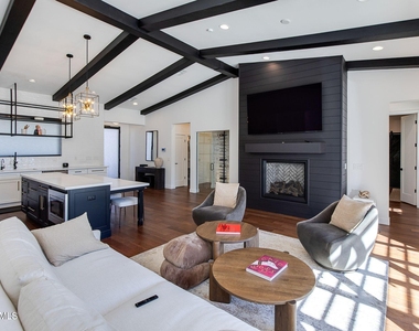 3443 E Campbell Avenue - Photo Thumbnail 6