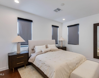3443 E Campbell Avenue - Photo Thumbnail 13