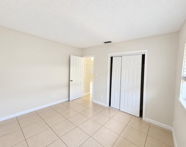 727 Nw 1st Avenue - Photo Thumbnail 8