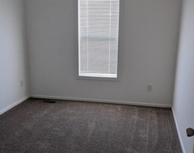 8601 N 103rd Avenue - Photo Thumbnail 10