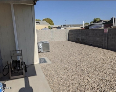8601 N 103rd Avenue - Photo Thumbnail 14