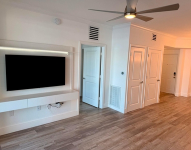 415 Nw Flagler Avenue - Photo Thumbnail 2
