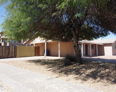 1201 W 7th Street - Photo Thumbnail 2