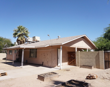1201 W 7th Street - Photo Thumbnail 5