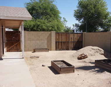 1201 W 7th Street - Photo Thumbnail 7
