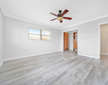 2591 Ne 55th Court - Photo Thumbnail 10