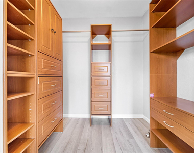 2591 Ne 55th Court - Photo Thumbnail 13