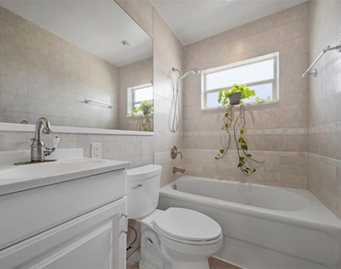 2591 Ne 55th Court - Photo Thumbnail 8