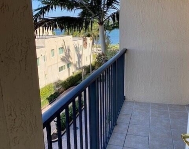 1801 N Flagler Drive - Photo Thumbnail 4