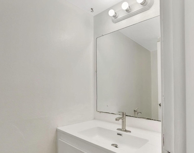 3056 Riverside Drive - Photo Thumbnail 10