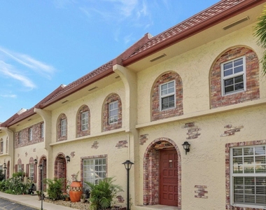 3056 Riverside Drive - Photo Thumbnail 28