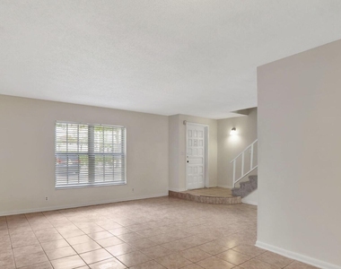 3056 Riverside Drive - Photo Thumbnail 8