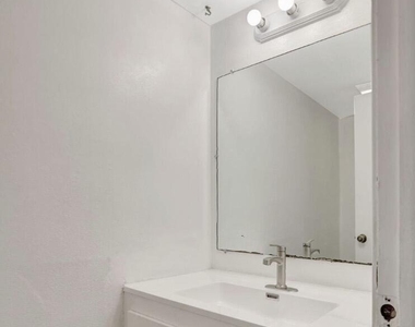 3056 Riverside Drive - Photo Thumbnail 7