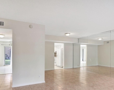 3056 Riverside Drive - Photo Thumbnail 15
