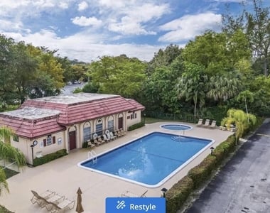 3056 Riverside Drive - Photo Thumbnail 30