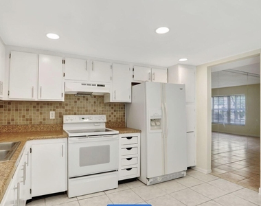 3056 Riverside Drive - Photo Thumbnail 2