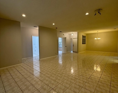 6769 Montego Bay Boulevard - Photo Thumbnail 4