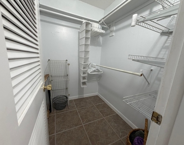 735 High Point Boulevard N - Photo Thumbnail 8