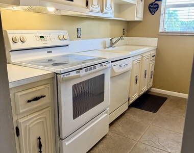 735 High Point Boulevard N - Photo Thumbnail 2