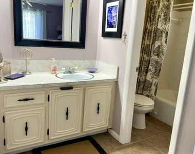735 High Point Boulevard N - Photo Thumbnail 9