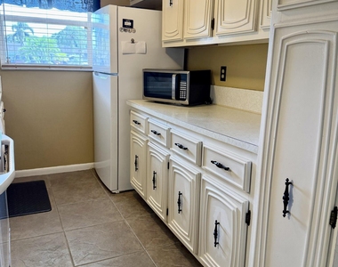 735 High Point Boulevard N - Photo Thumbnail 3