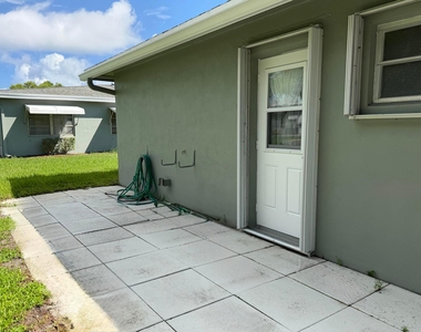 735 High Point Boulevard N - Photo Thumbnail 11