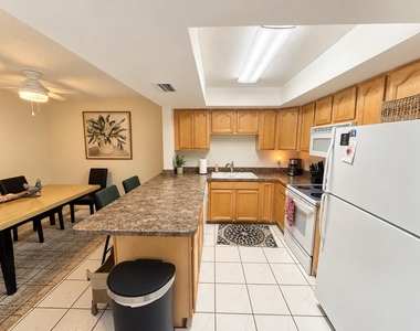 9258 Green Meadows Way - Photo Thumbnail 5