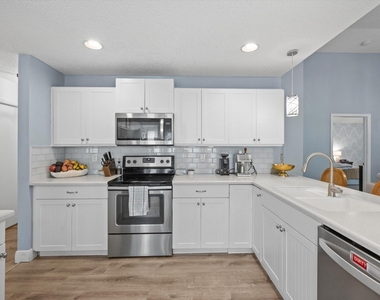 1610 Lakefield North Court - Photo Thumbnail 12