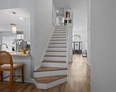 1610 Lakefield North Court - Photo Thumbnail 17