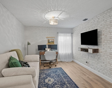 1610 Lakefield North Court - Photo Thumbnail 20