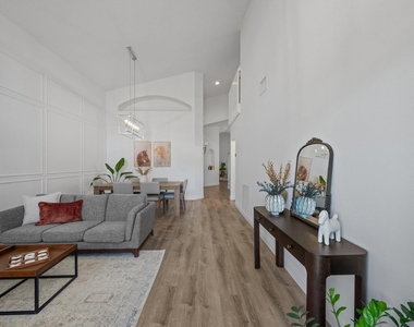 1610 Lakefield North Court - Photo Thumbnail 4