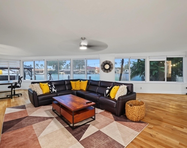 1311 Se 4th Avenue - Photo Thumbnail 10