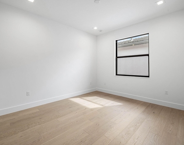 9366 Tangerine Coast Drive - Photo Thumbnail 19