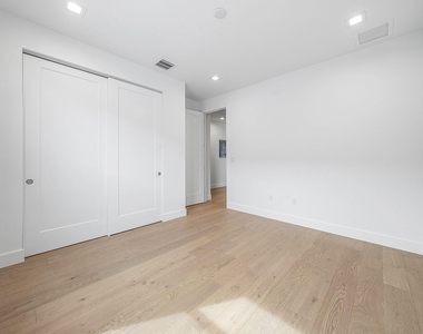 9366 Tangerine Coast Drive - Photo Thumbnail 20