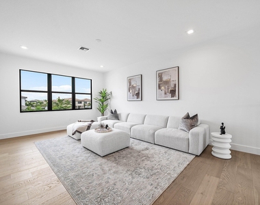 9366 Tangerine Coast Drive - Photo Thumbnail 14