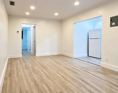 590 Ne 15th Avenue - Photo Thumbnail 1
