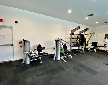 4510 Nw 8th Court - Photo Thumbnail 18