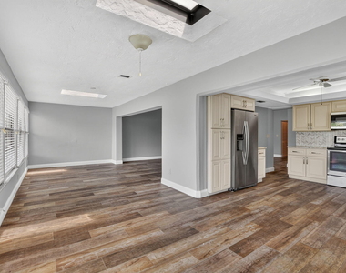 568 Sw 28th Avenue - Photo Thumbnail 21