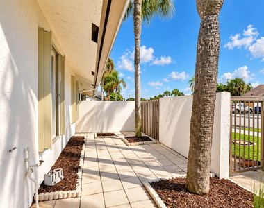 568 Sw 28th Avenue - Photo Thumbnail 6