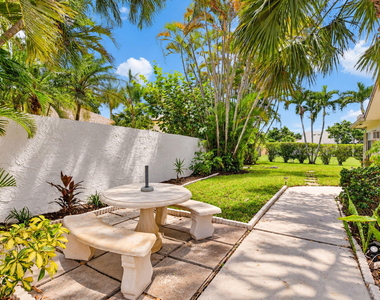 568 Sw 28th Avenue - Photo Thumbnail 7