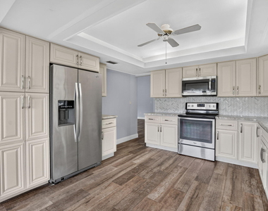 568 Sw 28th Avenue - Photo Thumbnail 24