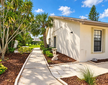 568 Sw 28th Avenue - Photo Thumbnail 5