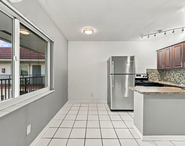 1300 Se 1st Street - Photo Thumbnail 4
